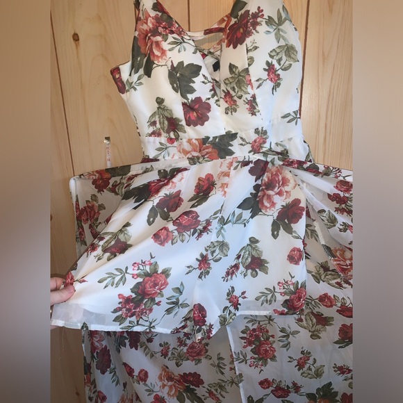 Floral dress/romper small - Picture 3 of 11